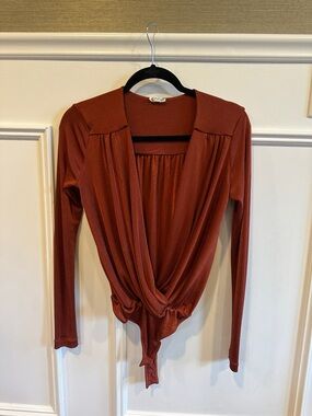 Long Sleeve Rust Twist-Front Women's Top